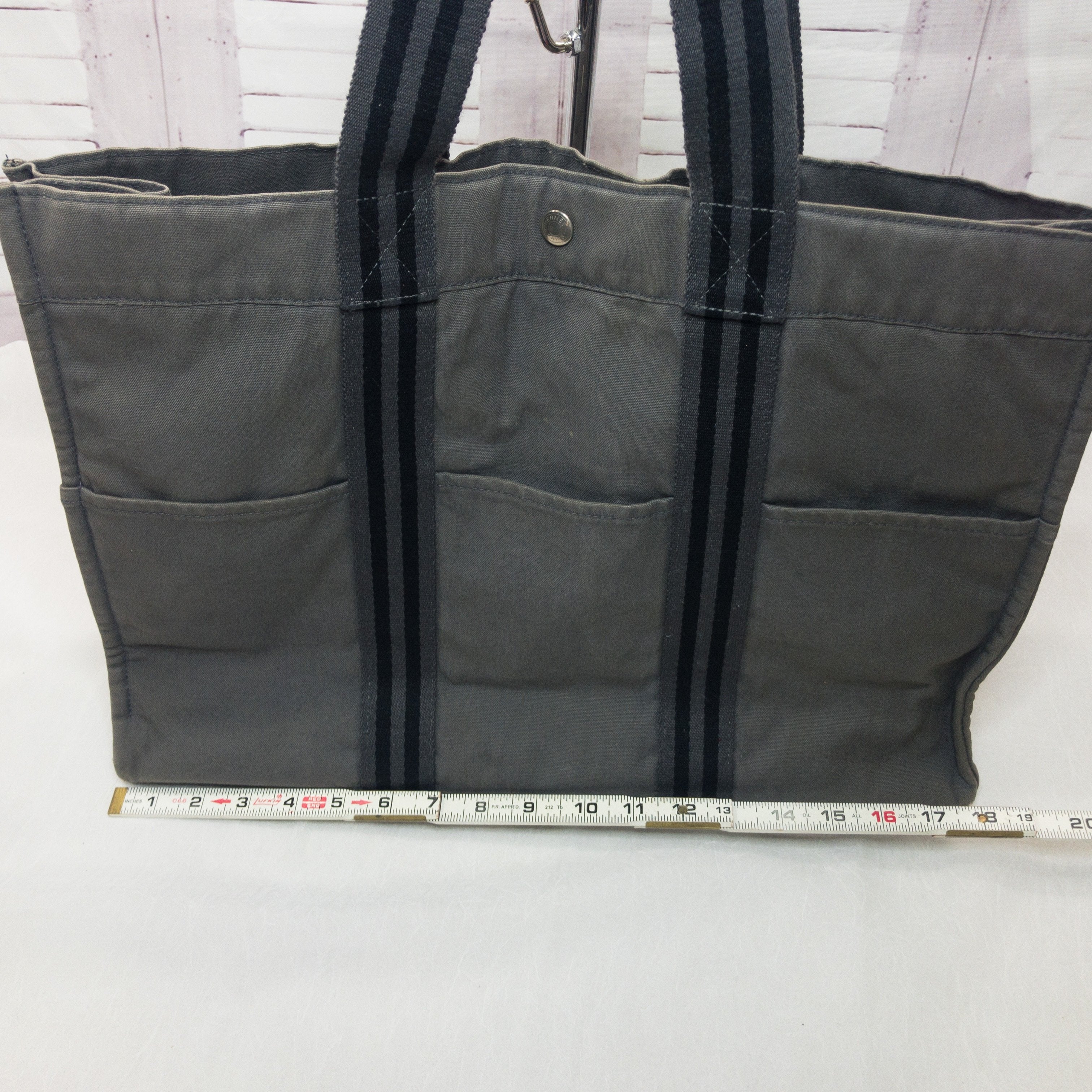 Grey pre-owned Hermes fourre tout MM top handle bag