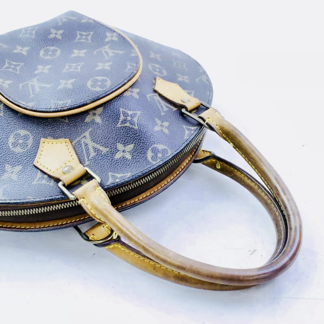 Louis Vuitton Ellipse PM Monogram in Coated Canvas with Gold-tone - GB
