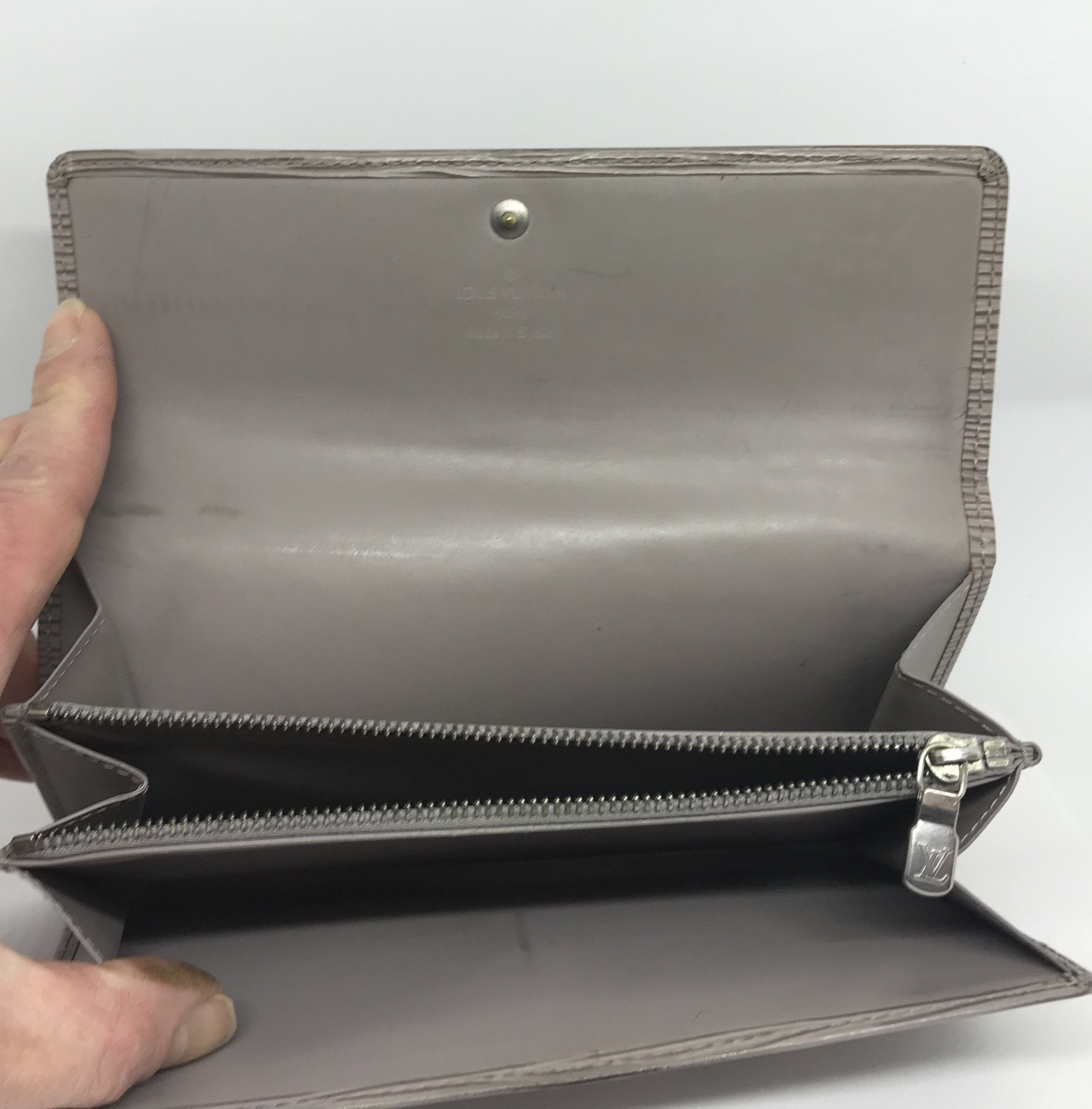 Louis Vuitton Epi Leather Long Wallet – Just Gorgeous Studio