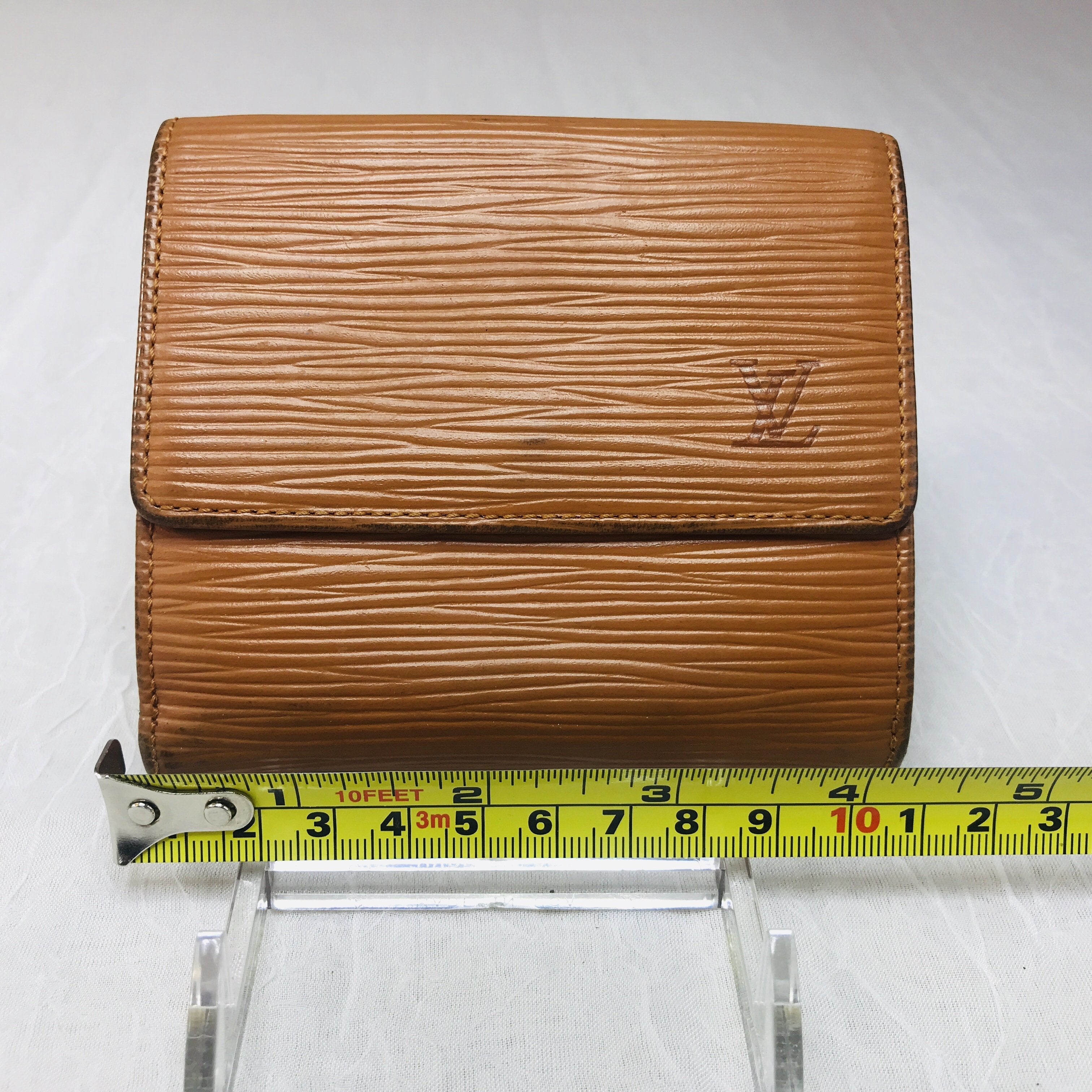 Louis Vuitton Taupe Pepper Epi Leather Elastic Trifold Wallet – OPA Vintage