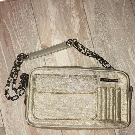 Louis Vuitton Silver Monogram Shine Mckenna Chain Pochette Accessoires Bag  927lv34