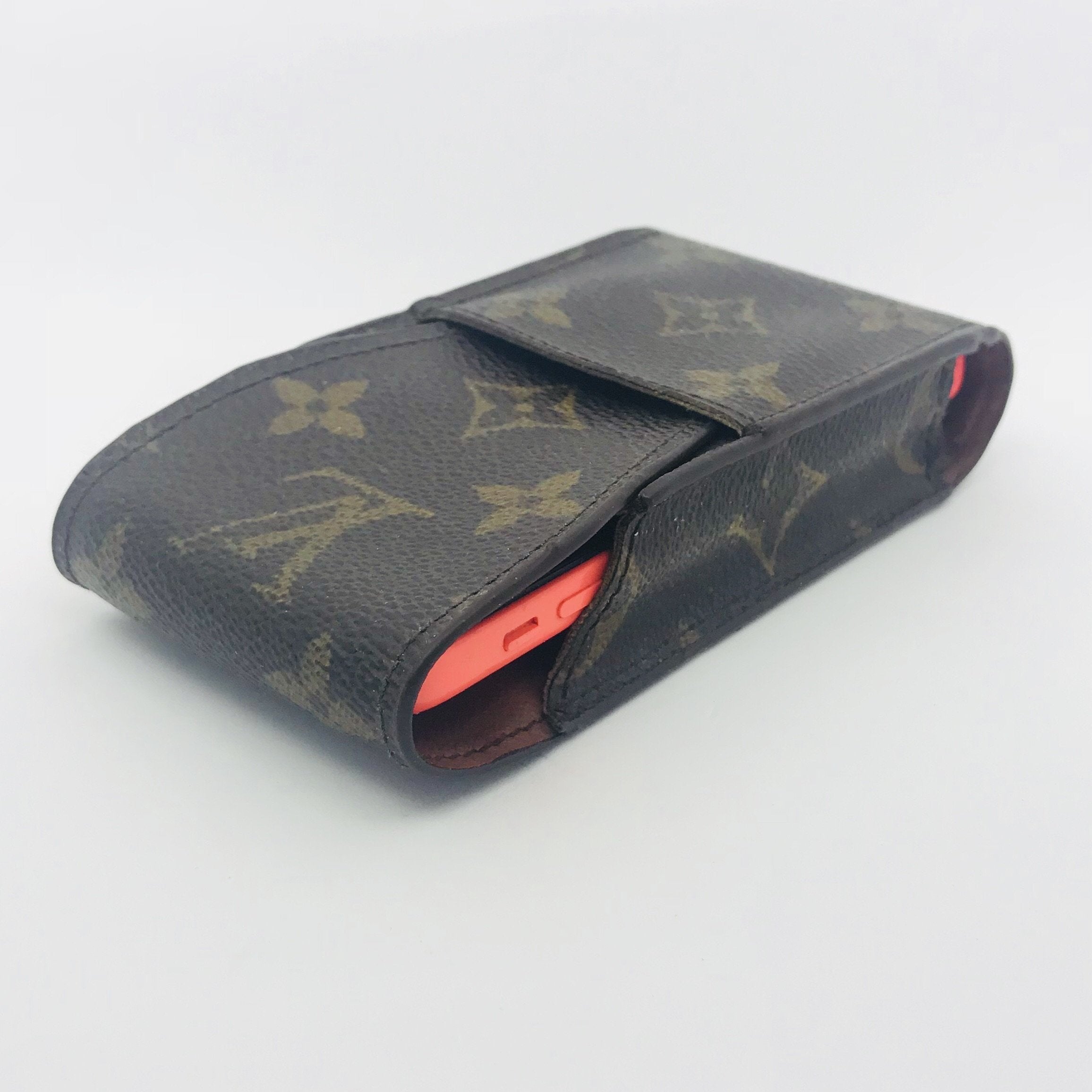 Louis Vuitton Mobile phone case with card holder Dark brown Cloth  ref.501524 - Joli Closet