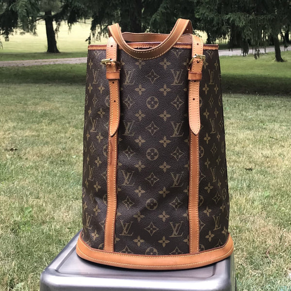 CUSTOM PAINTED LOUIS VUITTON GM MONOGRAM BUCKET BAG