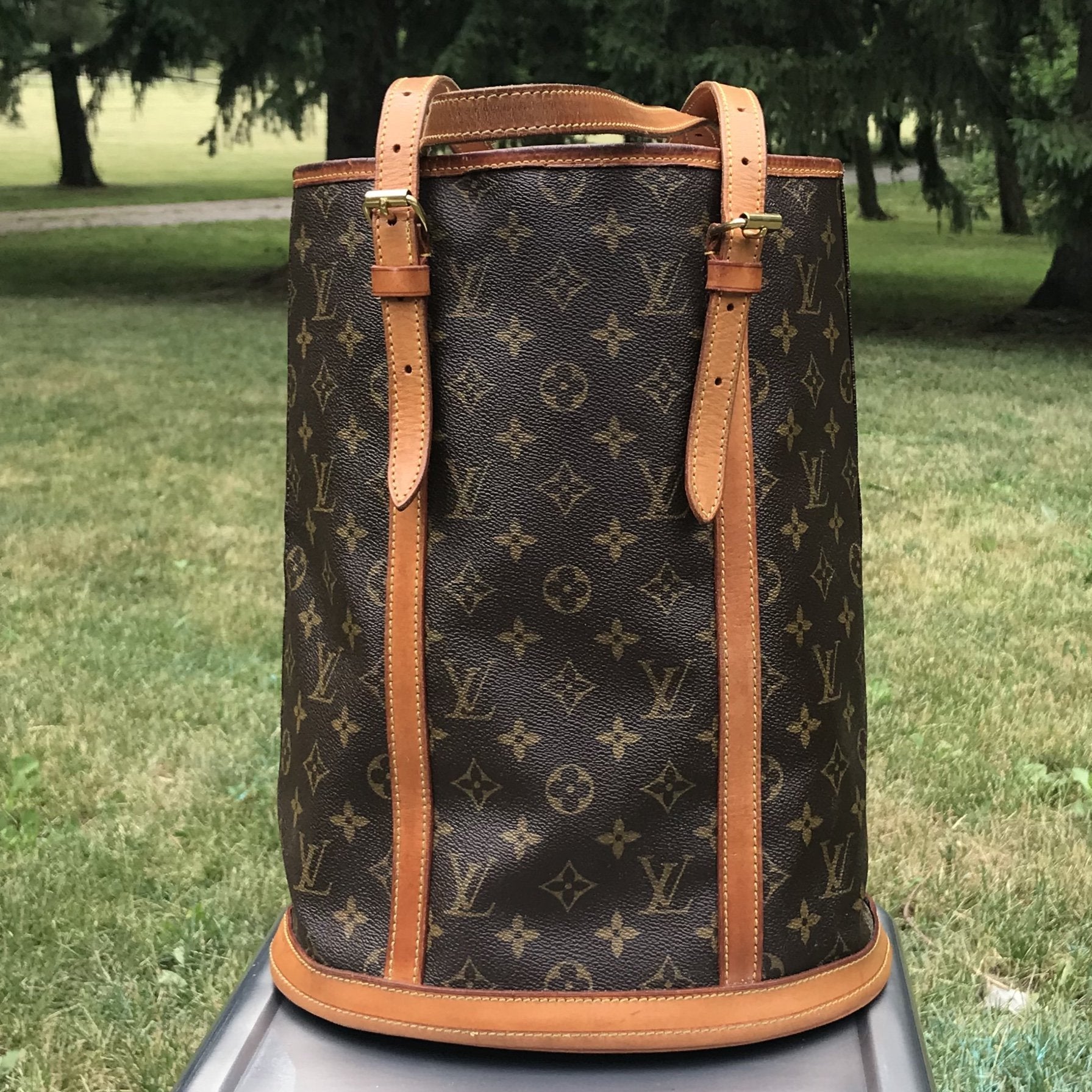 Authentic Vintage Louis Vuitton Bucket GM style Large – SergiosCollection
