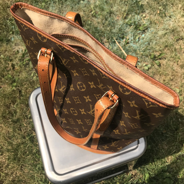 Louis Vuitton Monogram Bucket GM Shoulder Bag – KreweLuxuryShop