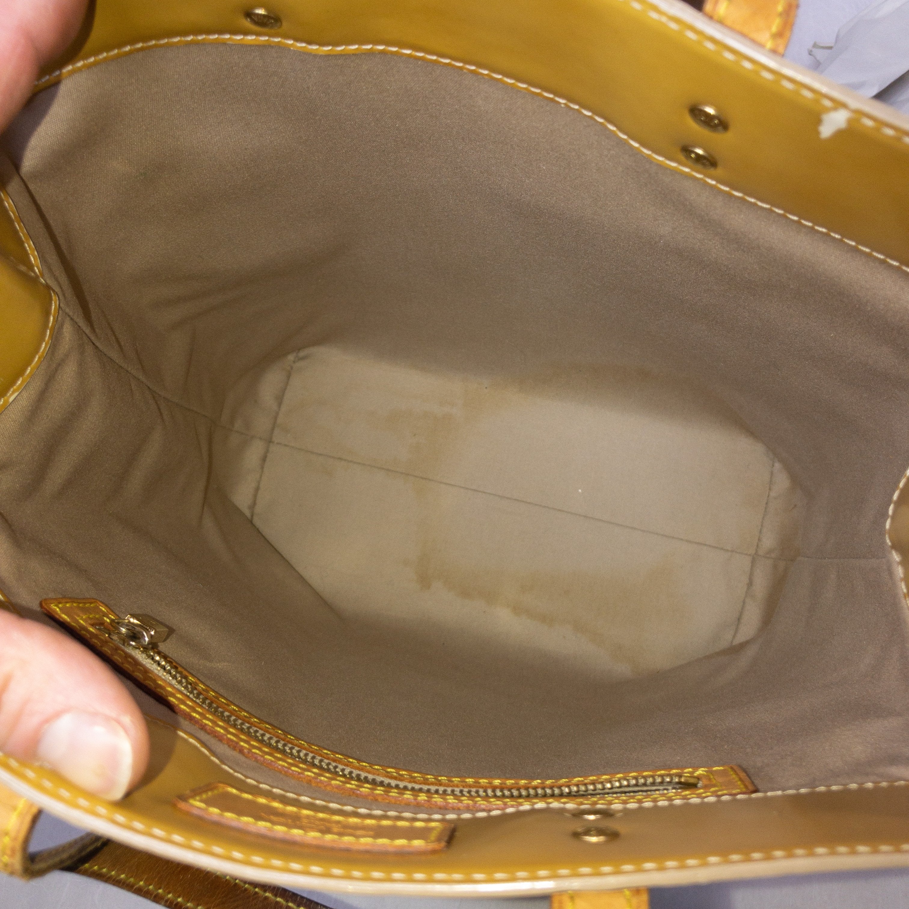 Louis Vuitton Vernis Monogram Reade PM - Neutrals Totes, Handbags -  LOU576255